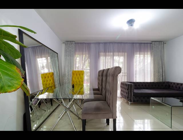 2 BEDROOM TOWNHOUSE FOR SALE IN RADIOKOP